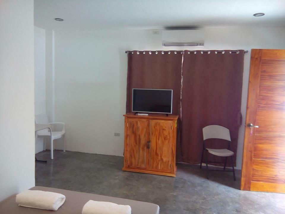 Mother Teresa Rooms And Restaurant Oslob Εξωτερικό φωτογραφία